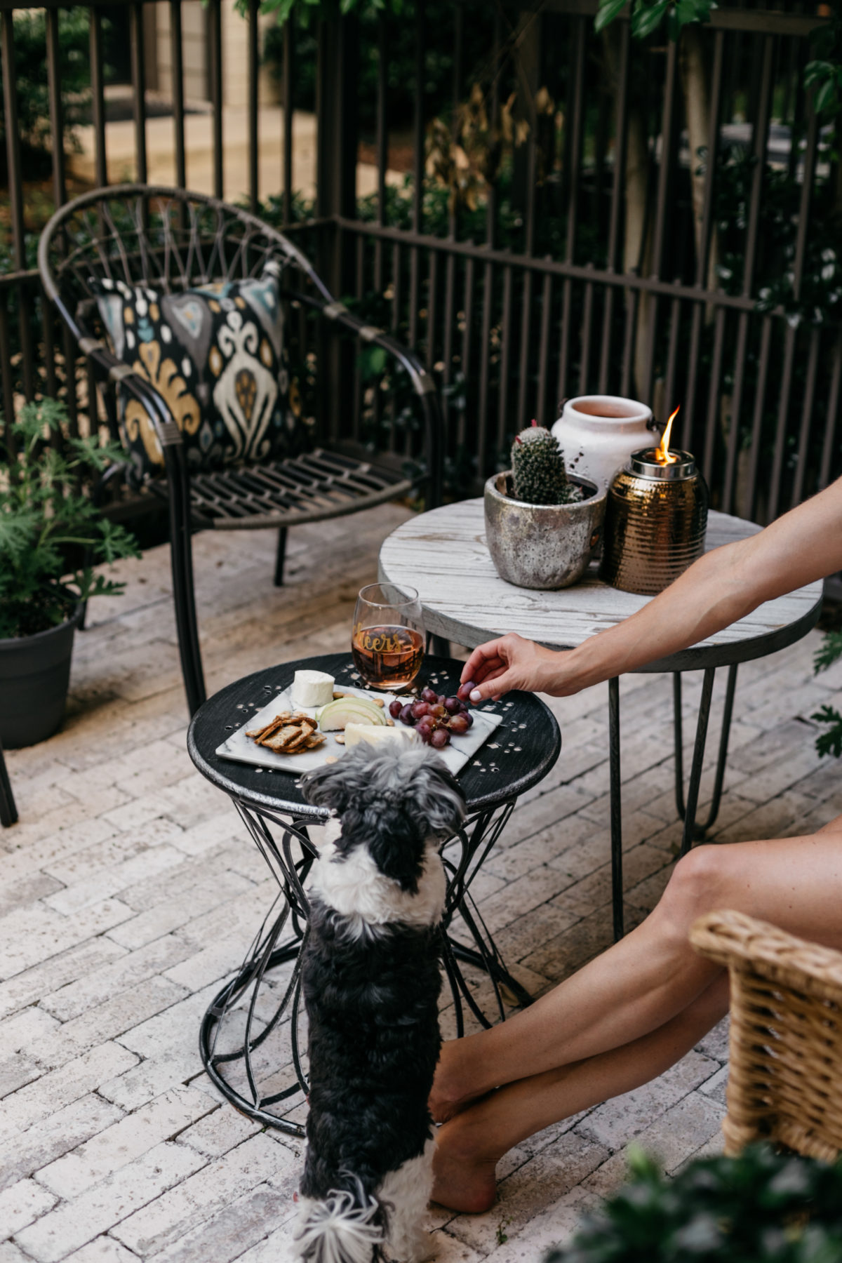 One Small Blonde is sharing her patio decor